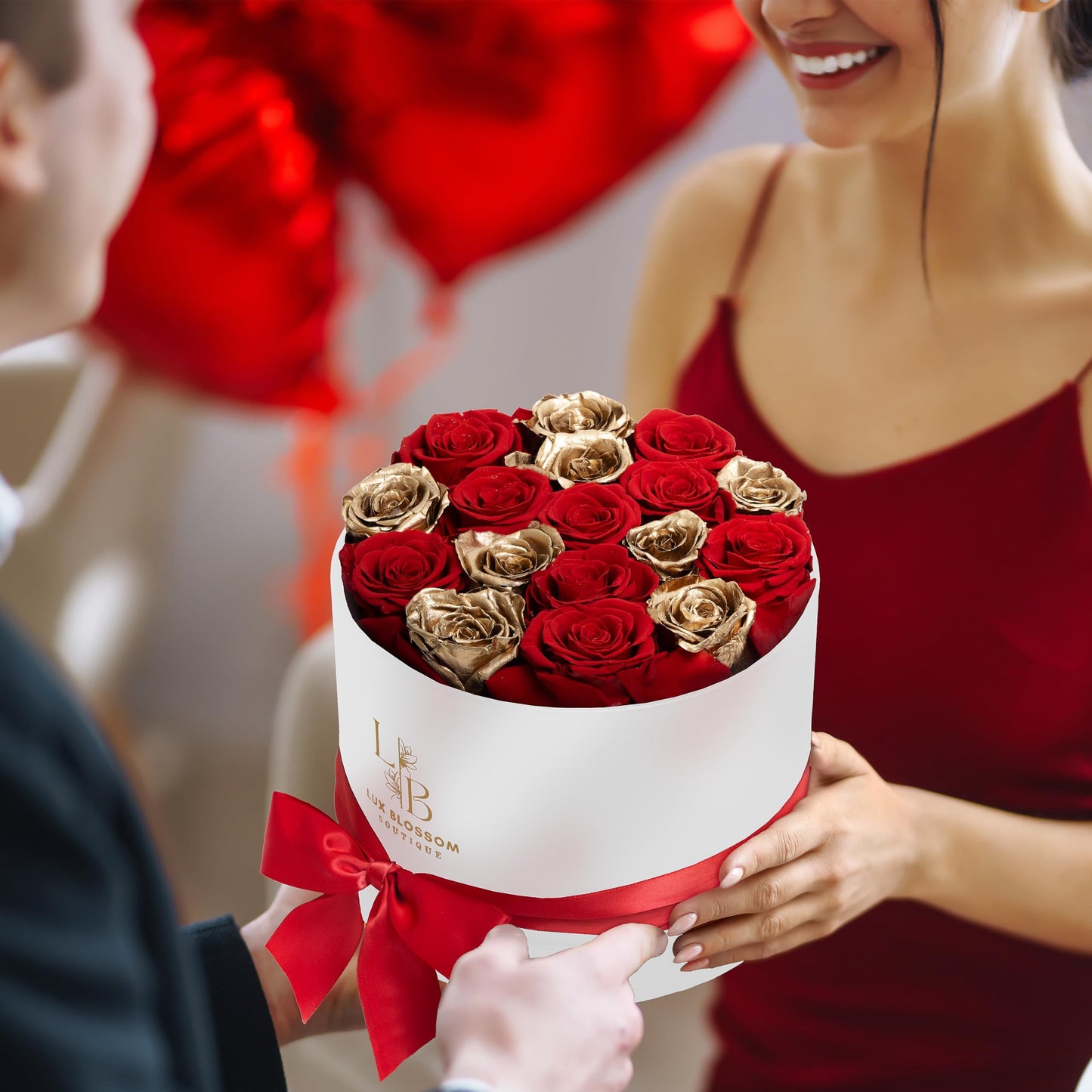 LUX BLOSSOM BOUTIQUE 17 Forever Roses in a Box - Luxury Red & Gold Forever Flowers, Gold Roses, Eternal Sparkling Roses Bouquet, Birthday Gifts for Wife, Flowers for Delivery Prime (White Box)