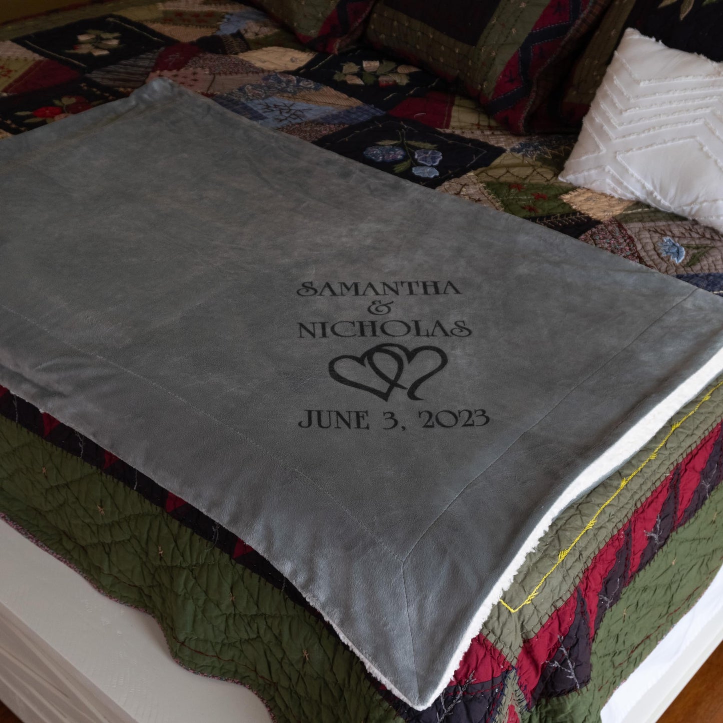 Custom Catch Personalized Unique Wedding Couple Gifts - Anniversary, Engagement Gift Blanket (Hearts)