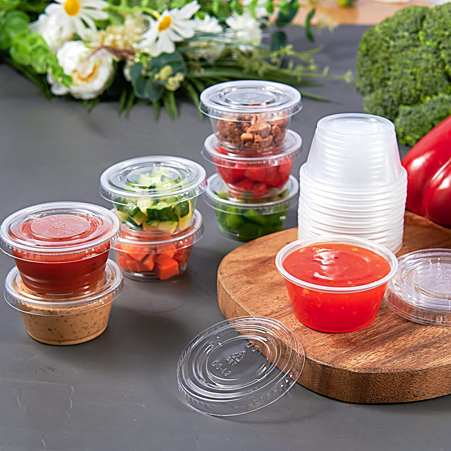 200 Sets 2 oz Disposable Plastic Portion Cups with Lids, Small Plastic Condiment Containers for Sauce, 2 oz Jelly Shot Cups