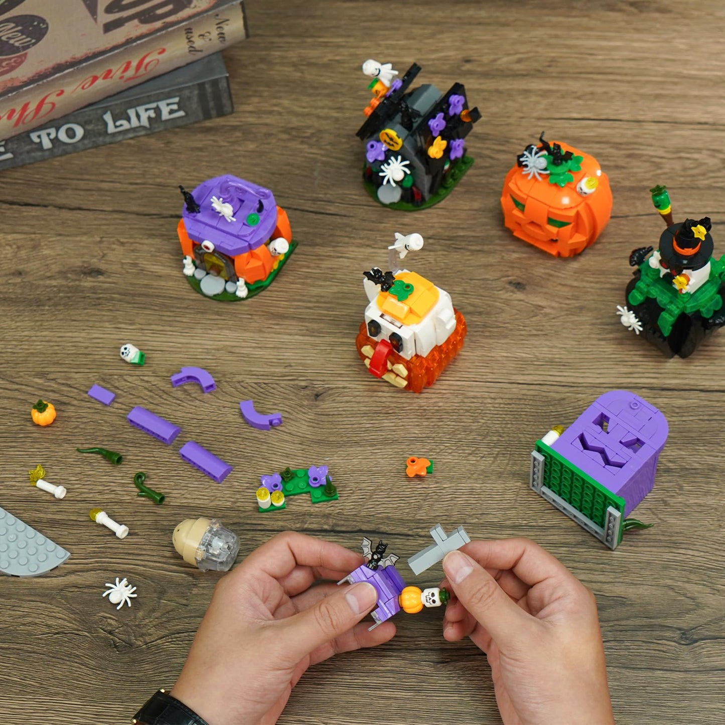 Halloween Building Blocks Set - Haunted House, Pumpkin Carriage, Skull Head, 6 Models Compatible with Lego, Halloween Party Gift for Boys or Girls 6-12 Years Old