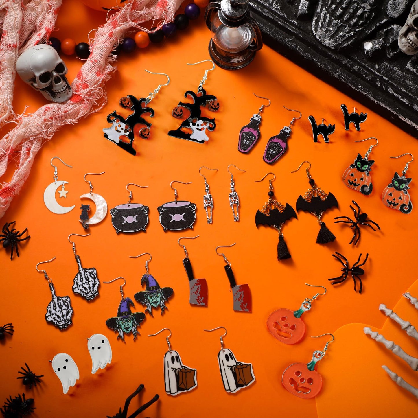 Kigeli 16 Pairs Halloween Earrings Ghost Pumpkin Bat Cat Earrings Gothic Cute for Women(Classic Style)