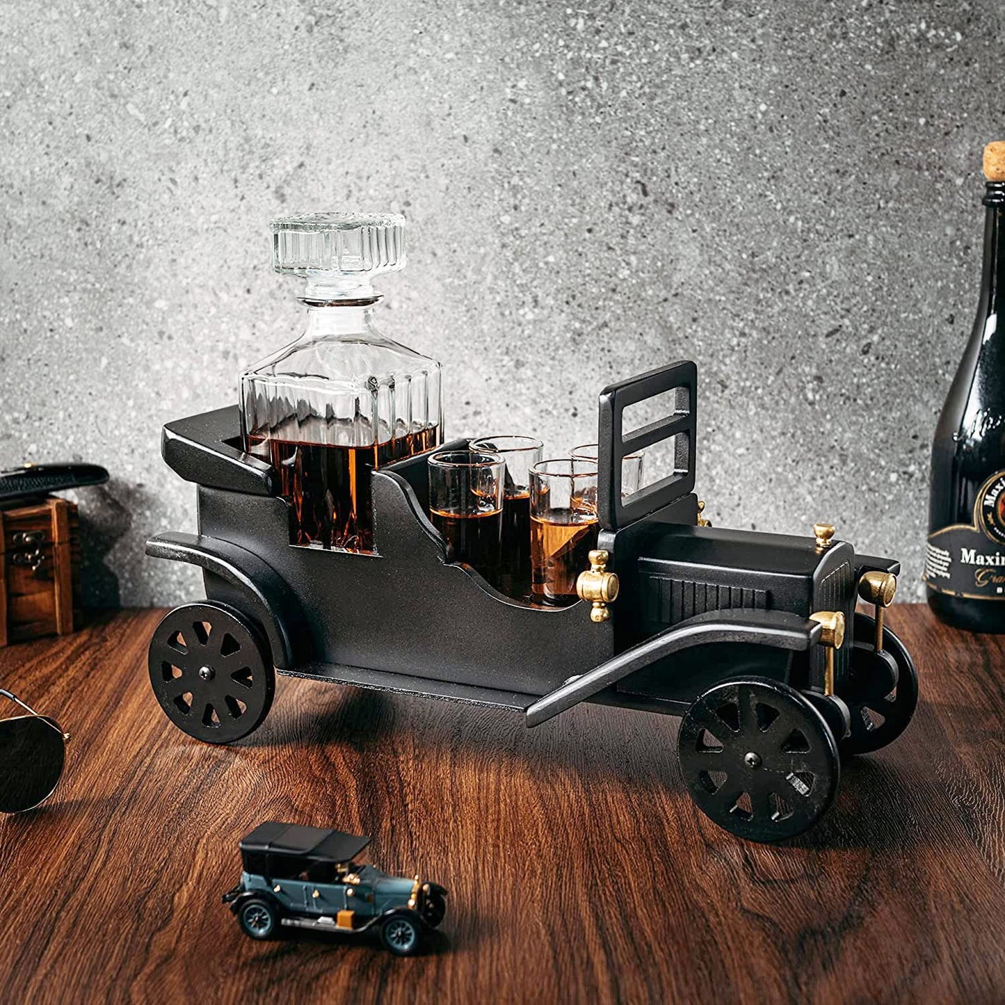 Vintage Car Decanter Set, Large Bar Centerpiece - 750ml Decanter + 4 Shot Glasses, Whiskey Gifts for Men, Dad, Birthday, Limited Edition, Great Bar Gift - Elevate Your Drinking Experience