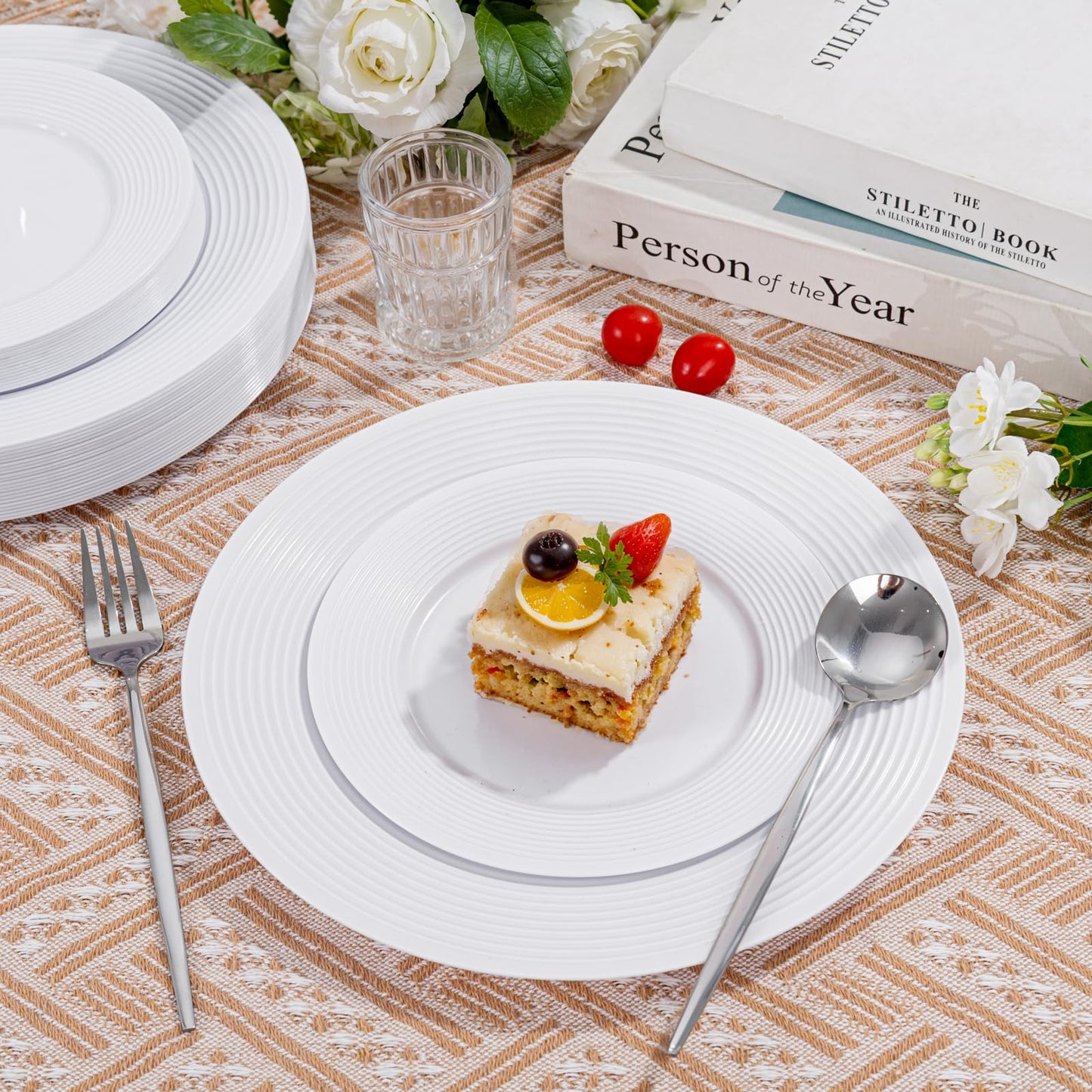 FLOWERCAT 100PCS White Plastic Plates - Heavy Duty Plastic Plates Disposable-Straw hat plates for Summer party &Wedding - Serve for 50guests party(10inch & 7inch)(White)