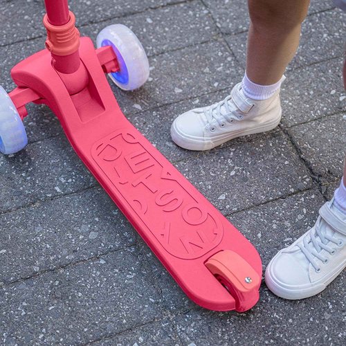 Jetson Bloom Go & Grow Kids 3-Wheel Light-Up Kick Scooter, Lights on Stem & Wheels, Adjustable Height Handlebar, Rear Brake, Easy-Folding Mechanism, Ages 3+, Green, JBLOOM-GRN