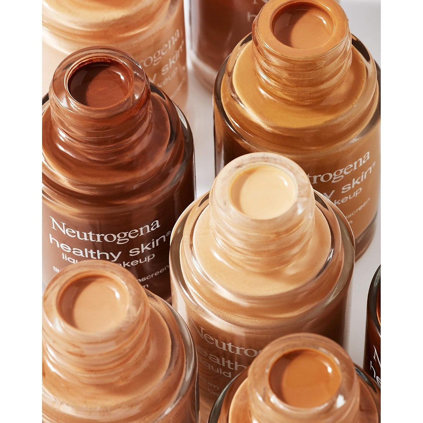 Neutrogena Healthy Skin Liquid Makeup Foundation,Broad Spectrum SPF 20 Sunscreen,Lightweight & Flawless Coverage Foundation with Antioxidant Vitamin E & Feverfew,Natural Beige,1 fl. oz (Pack of 1)
