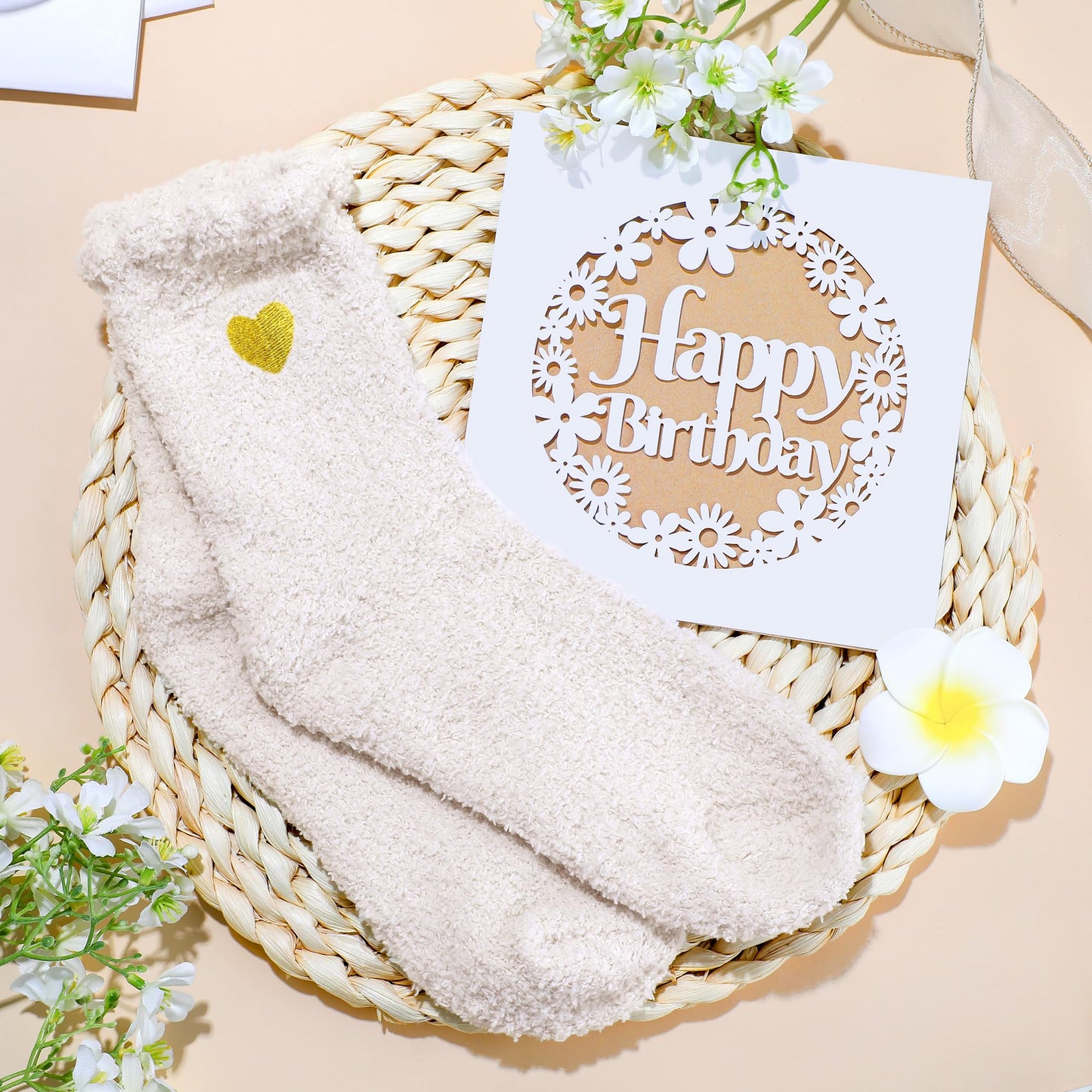 Birthday Gifts for Teen Girls, Women, Teenage Girl Birthday Gift Sets for Teen Girls Tween Gifts for Teenage Girl Cute Daisy Aesthetic Glass Cup Gift Basket for Teens, Women, Sister, Her, Friend