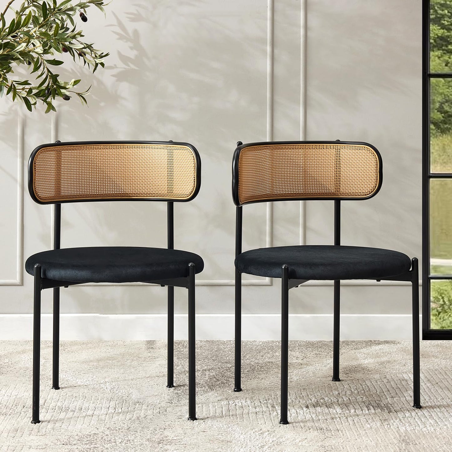 Puntogen Rattan Dining Chairs Set of 4, Kitchen Chairs with Curved Cane Backrest &Metal Legs, Modern Dining Room Chair, Round Upholstered Sherpa Chair for Living Room, Black