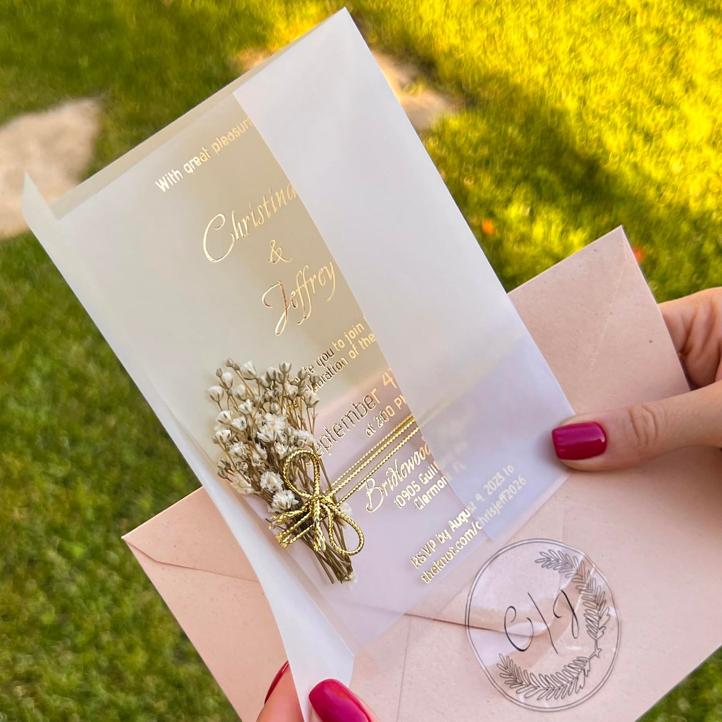 Set of Acrylic Wedding Invitations with Vellum Jacket - Gold Foil Wedding Invitation - Flower Twined Clear Invitations with Envelopes & Stickers