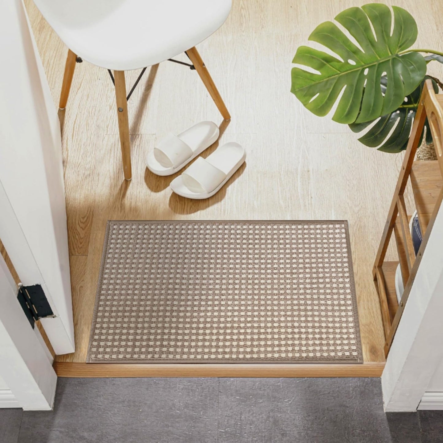 Bath Mat Ultra Thin Bathroom Rugs, Soft Braided Non-Slip Washable Bath Mat, Super Absorbent Bath Rug Mat, Rubber Backing, Fit Under Door Bathroom Floor Tub, Brown Checked Pattern,16"×24"