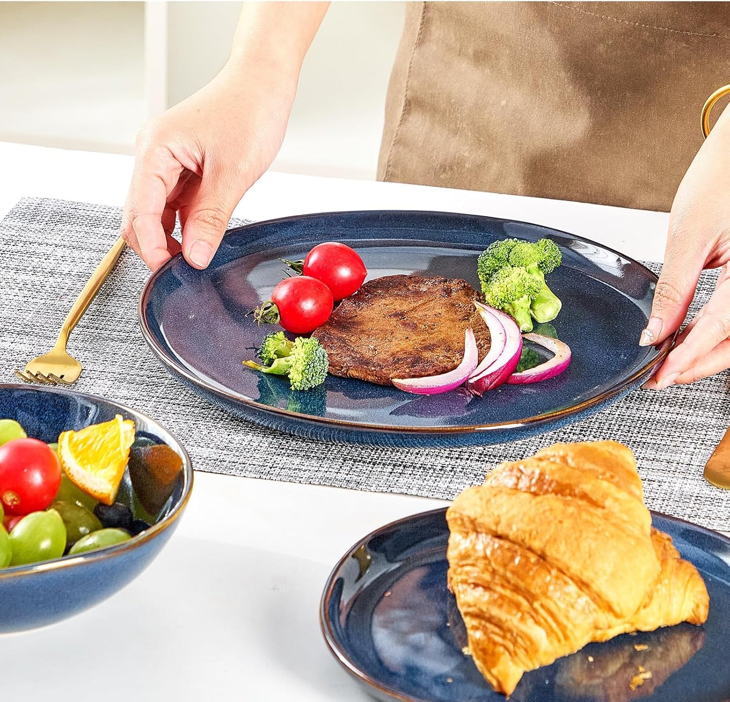 Bestone 12 Pieces Round Kitchen Dinnerware Sets，Plates and Bowls Sets,Dishes, Plates, Bowls, Dish Set, Chip Resistant Ceramic Dinnerware Set, Dishwasher/Microwave Safe,Service for 4,Cobalt Blue
