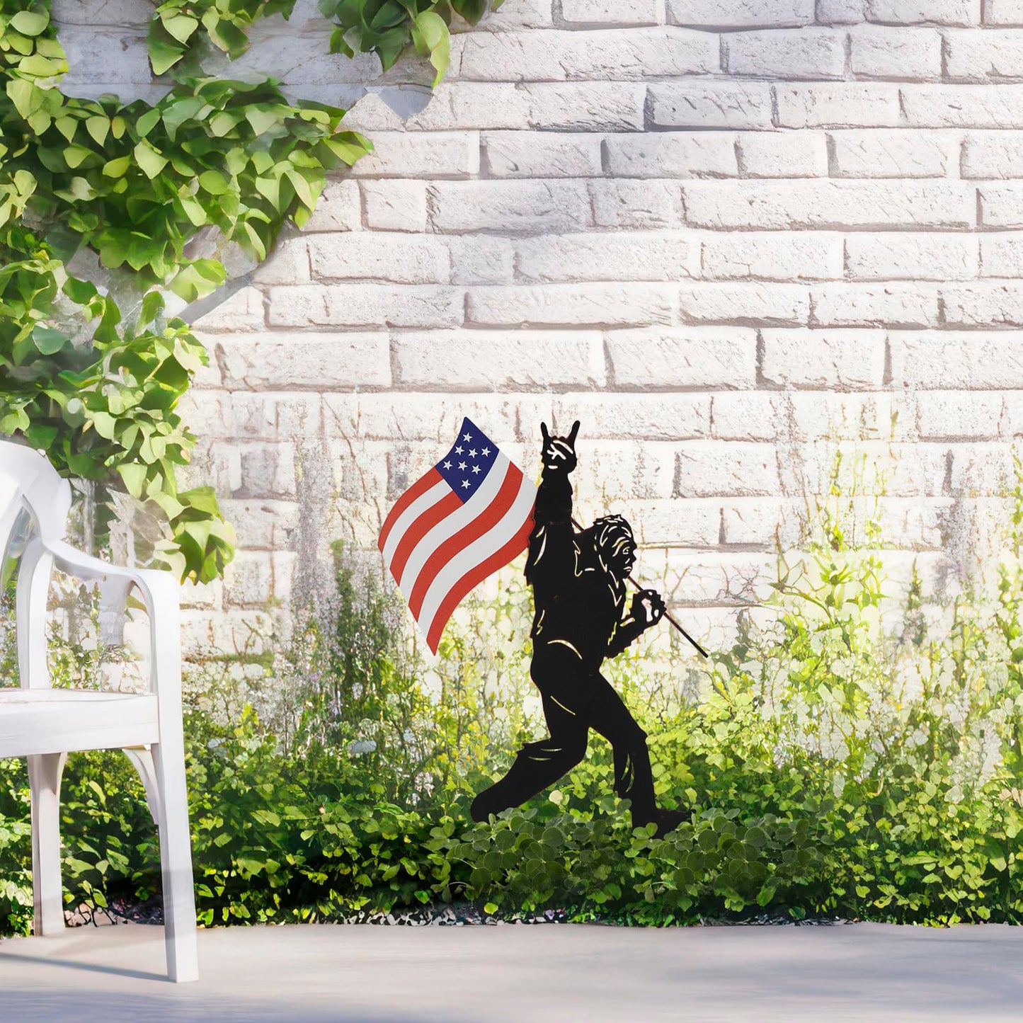 TT & MM Bigfoot Yard Decor Metal Garden Stakes,Big Foot Sasquatch Gifts for Men/Women,Patriotic Decorations Outdoor Bigfoot Silhouette Statues for Yard Art,Patio,Lawn