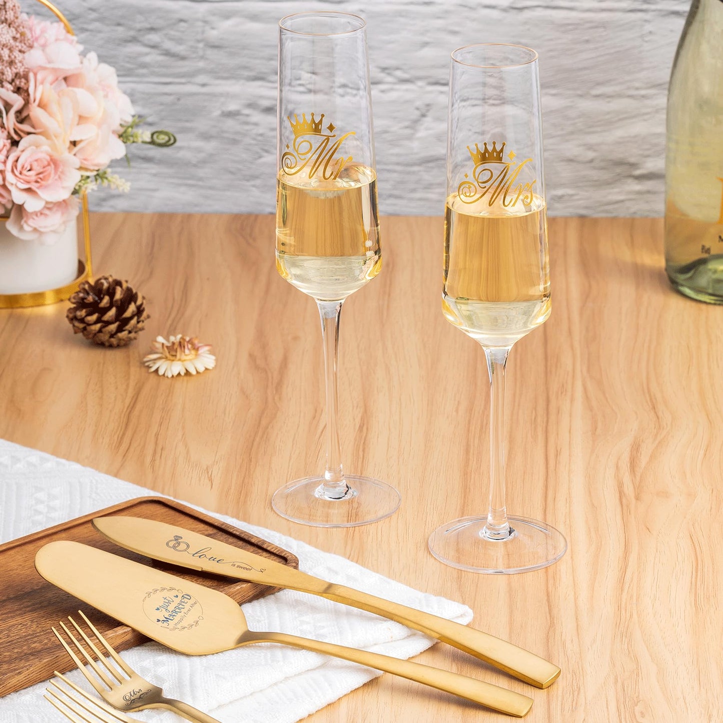 iooiluxry Gold Wedding Cake Knife and Server Set, Mr and Mrs Champagne Flutes Glasses with Cake Cutting Set for Wedding Bridal Shower Gifts