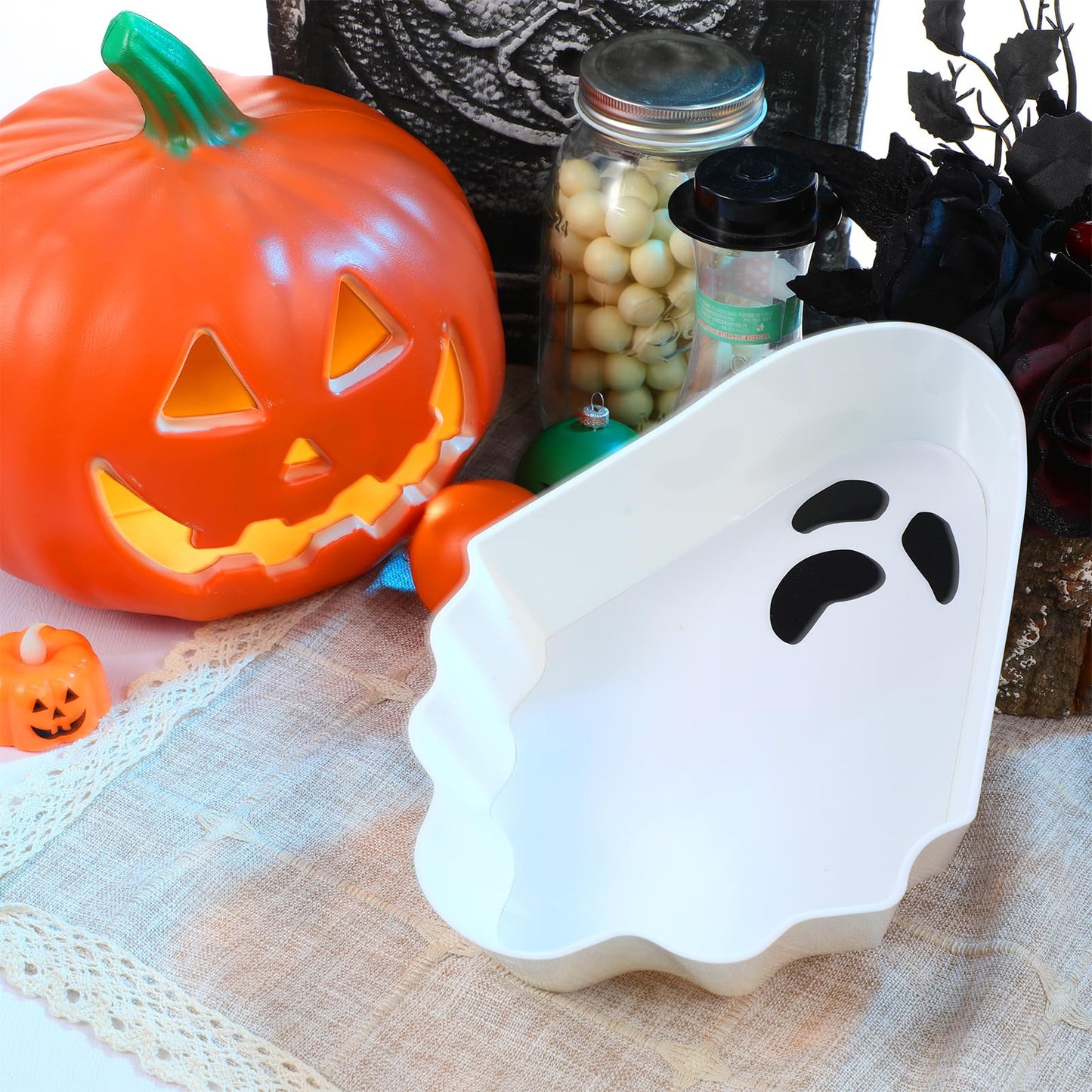Dandat 4 Pcs Halloween Candy Bowl Plastic Halloween Serving Tray Dishes Creepy Plastic Platter with Spooky Bloodstain for Party Supply