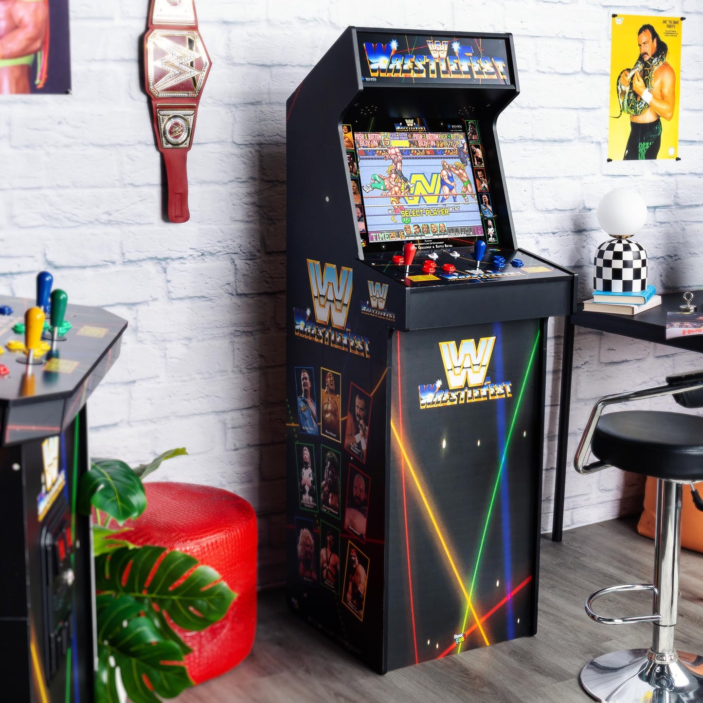 Arcade Classics - WWE Ultra Series Game Machine, 5 Games, 17" Liquid Crystal Screen - Indoor Cabinet, Retro, Gaming Console, Basement Decoration, Man Cave