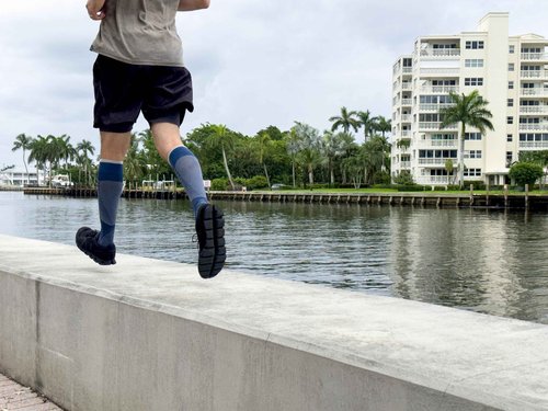 Unisex Motion Flow Tech Compression Socks 20-30mmHg - for Men & Women - Graduated Stockings for Varicose Veins, Edema, Athletes, Pregnancy, Travel, Nurses, Runners & DVT - Deep Sea - Medium Long