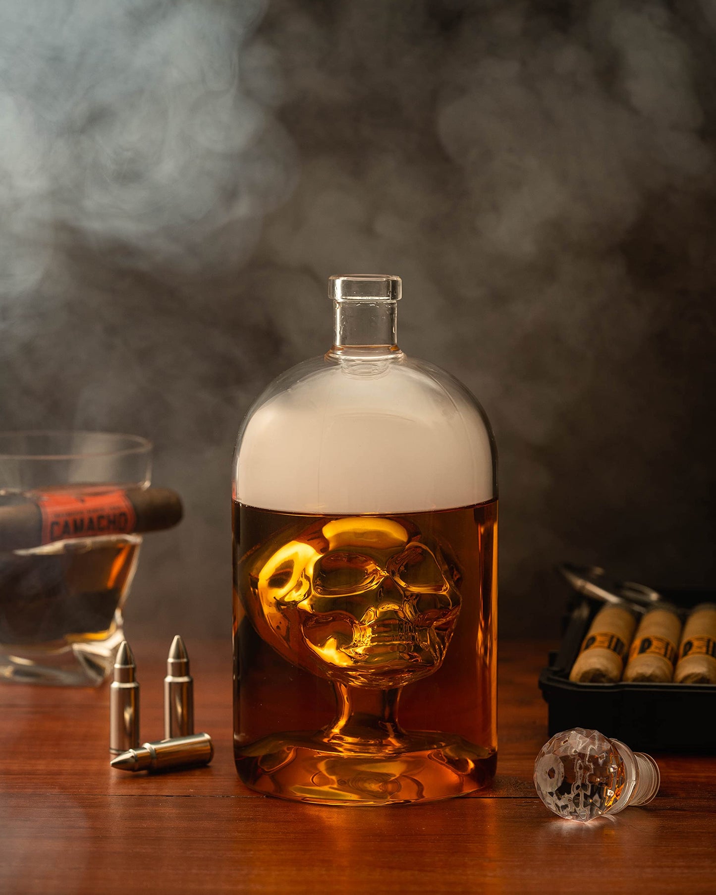 Kobi & Knight Premium Skull Decanter - Handmade Skull Whiskey Decanter with Airtight Stopper - Borosilicate Glass Skull Decanter - Thick Vodka, Rum, Gin, Tequila Bottle - 25fl oz / 750ml Skull Barware
