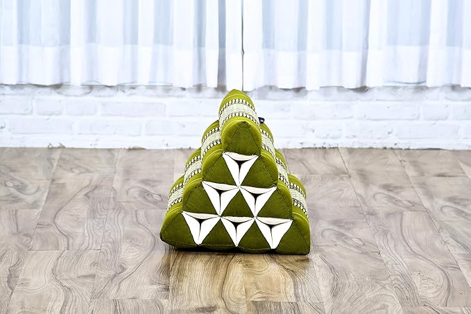 Leewadee Triangle Cushion – Comfortable Backrest for TV or Reading, Incline Pillow for Relaxing Made of Kapok, 20 x 13 x 13 inches, Green