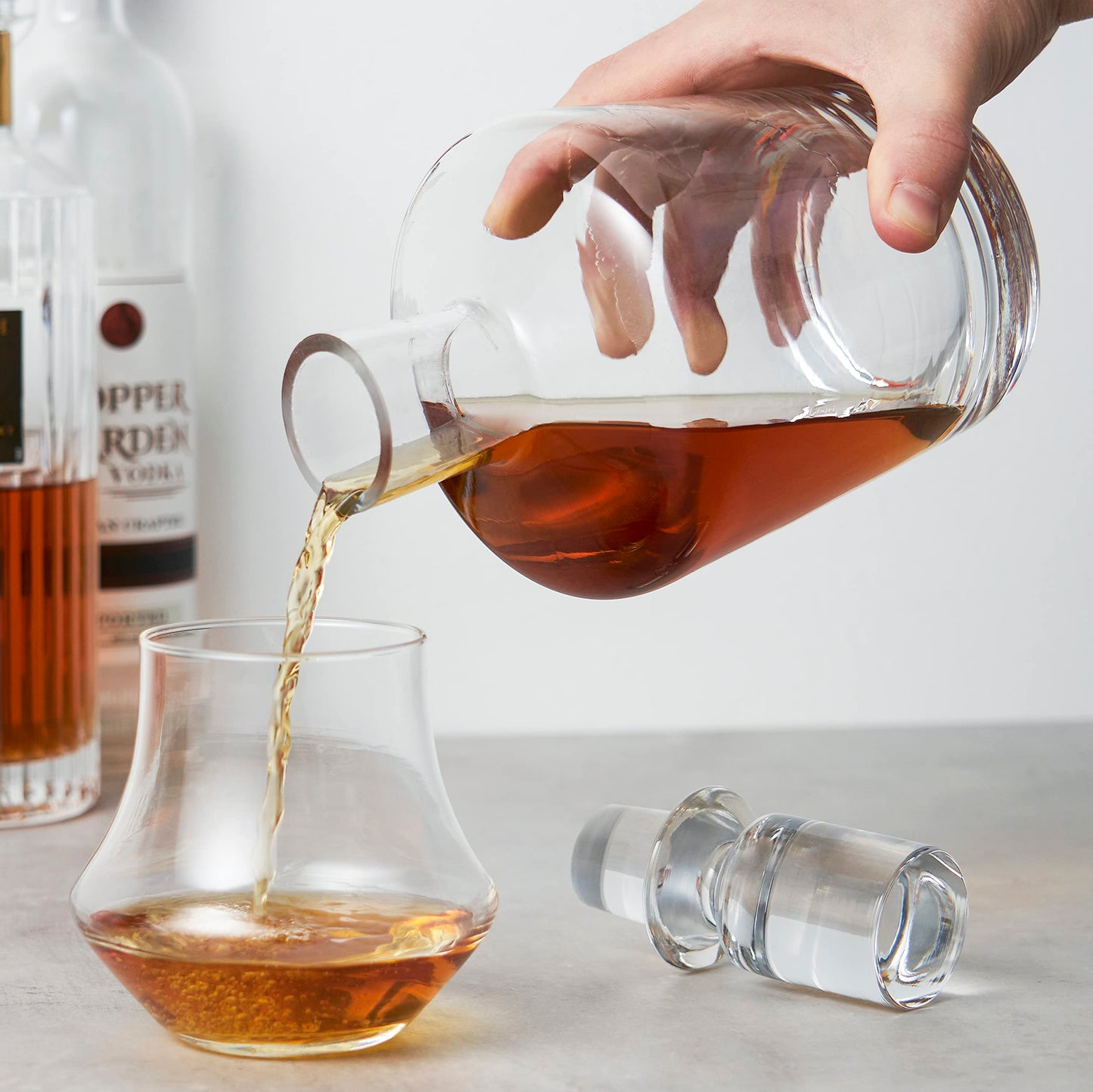 True Rothwell Whiskey Decanter with Airtight Stopper, Liquor Decanters for Bourbon Scotch Vodka Gin Cocktail Party Home Bar Accessories 36 oz Set of 1