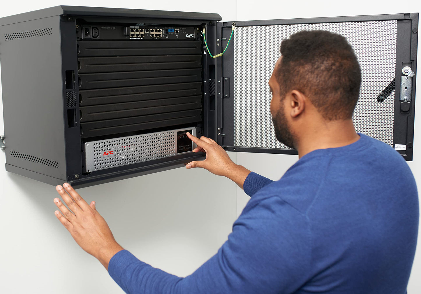 Apc Ups, 750Va Smart-Ups Lithium-Ion Ups With Smartconnect And Network Card, Smtl750Rm2Ucnc, Pure Sine Wave, Short-Depth 120V Un