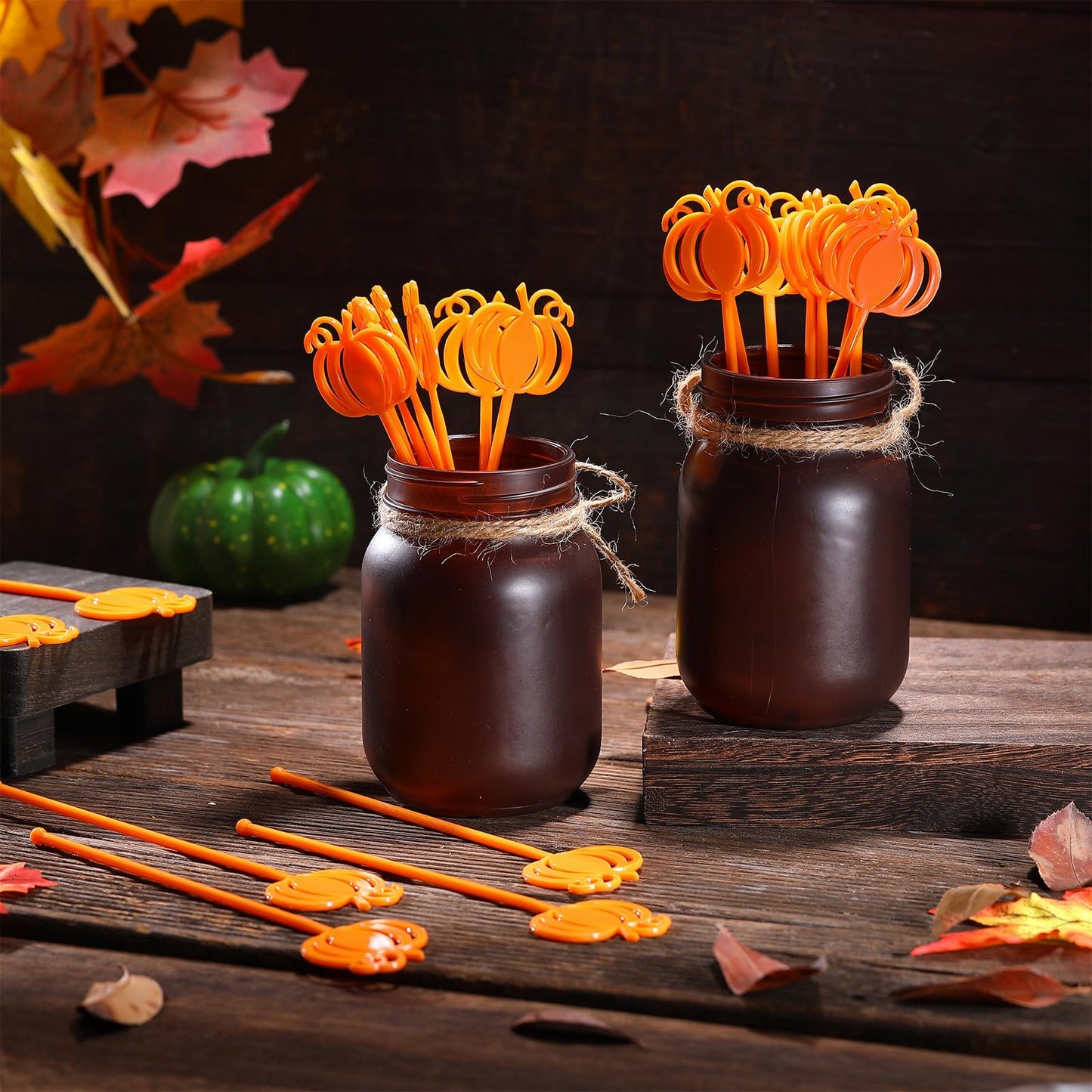 SiliFine 30 Pcs Halloween Swizzle Sticks Plastic Coffee and Cocktail Stirrers Fall Thanksgiving Drink Stirrers Cocktail Mixers for Halloween Fall Autumn Party Tea Coffee Bar Decoration(Pumpkin)