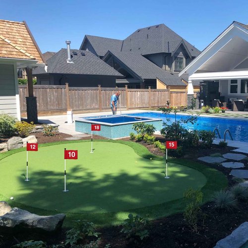 KINGTOP Numbered Golf Flag 8x6 Inch – Upgraded Double Layer 420D Nylon, Double Sided Printing, Tube Inserted – Mini Practice Putting Green Flags for Yard, Red #10-18