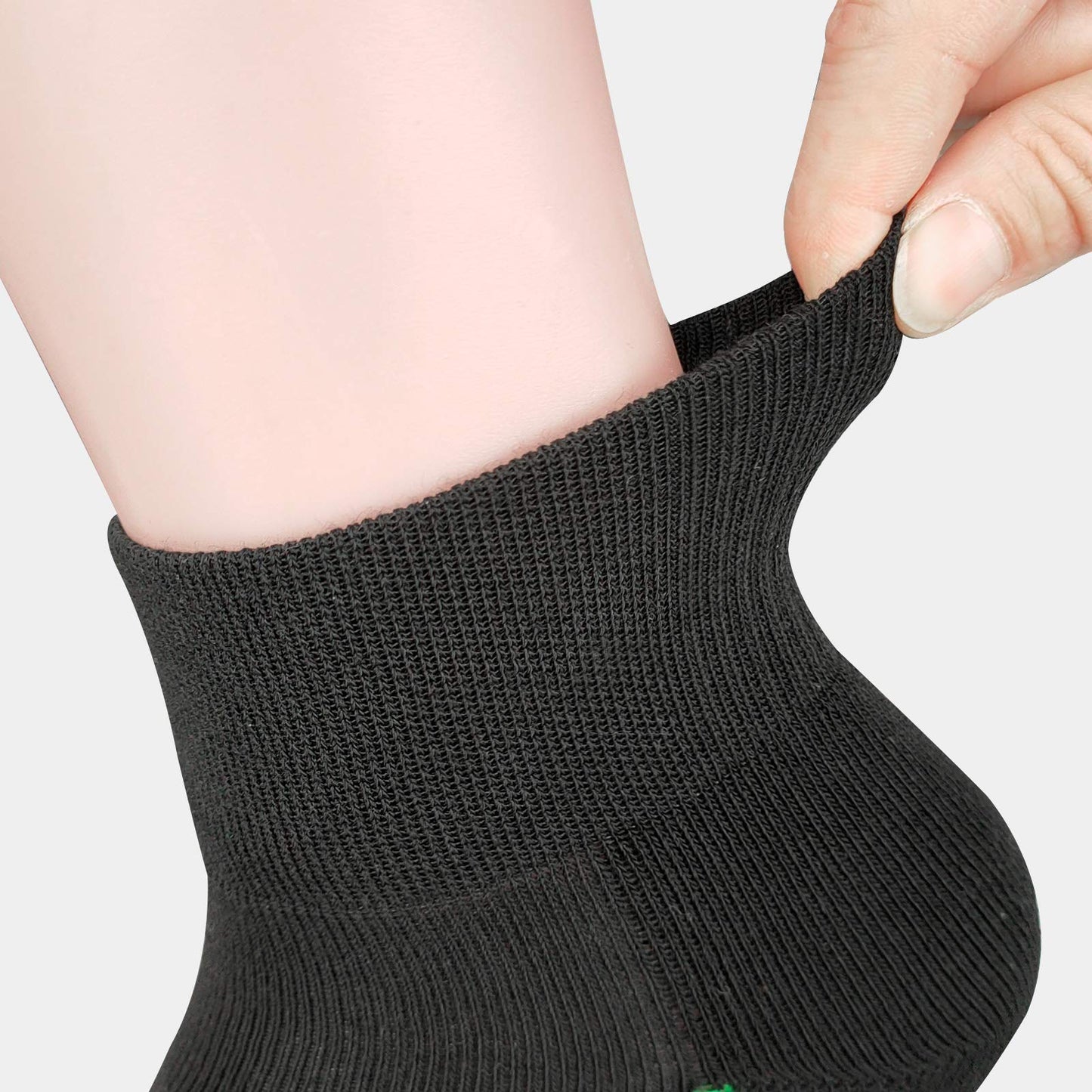 BERING Men's Athletic Cushioned Quarter Socks, Black, Size 9-12, 6 Pairs