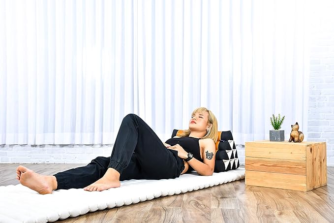 Leewadee Triangle Cushion – Comfortable Backrest for TV or Reading, Incline Pillow for Relaxing Made of Kapok, 20 x 13 x 13 inches, Black Orange