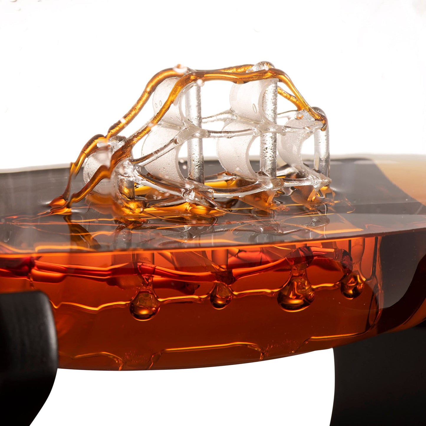 Bezrat Whiskey Decanter Barrel Set - 1000ml Liquor Dispenser - 4 Glasses - Ship in a Bottle Bar Gifts