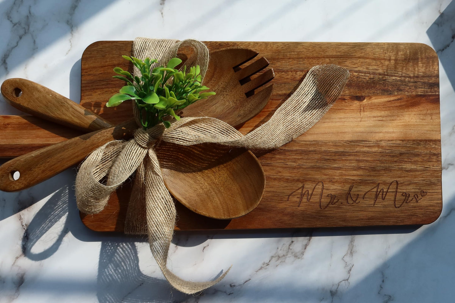 Wedding Gifts, Bridal Shower Gifts, Wedding Gifts for Couples 2024, Engraved Wood Cutting Boards for Couples Husband Wife, Newlywed Mr and Mrs Gifts