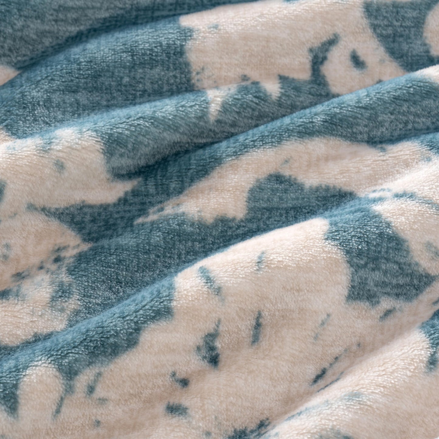 Sushing Luxury Printed Fleece Warm Throw Blanket, Soft Lightweight Velvety Plush Throw for Couch and Bed, Cozy Comfy for All Seasons(Blue Floral Silhouette, 50×70 Inches)