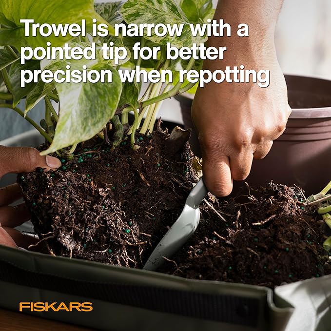 Fiskars 5-Piece Cultivating Tool Set for Indoor Plants – Stainless Steel Scoop, Trowel, Cultivator, Tongs & Brush, Space-Saving Nesting Design for Houseplants, Succulents & Cacti