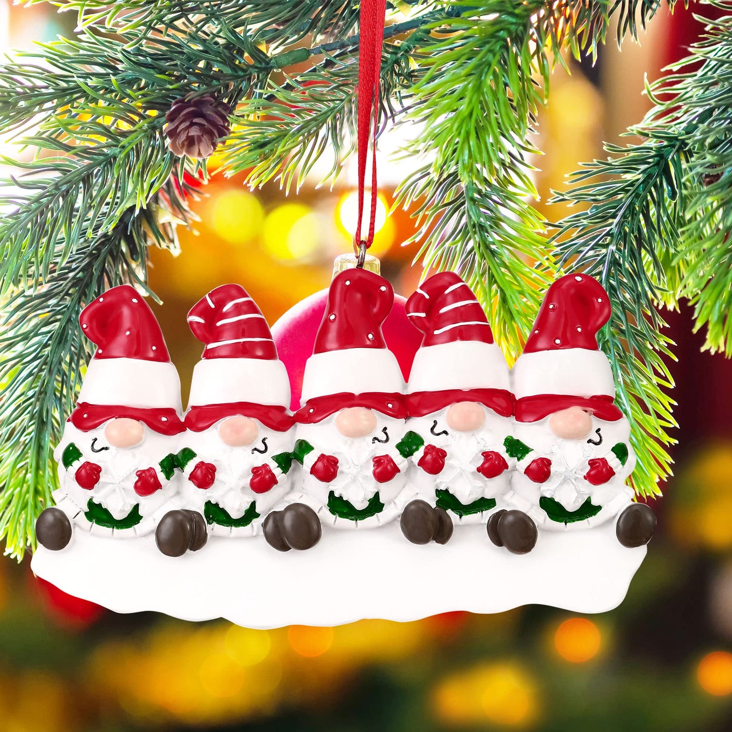 Personalized Christmas Ornaments 2025 Family of 2/3/4/5/6 Gnome Custom Christmas Ornament with Names Customized Family Ornaments for Christmas Tree Decoration Customized Gifts, Gnome Family of 5