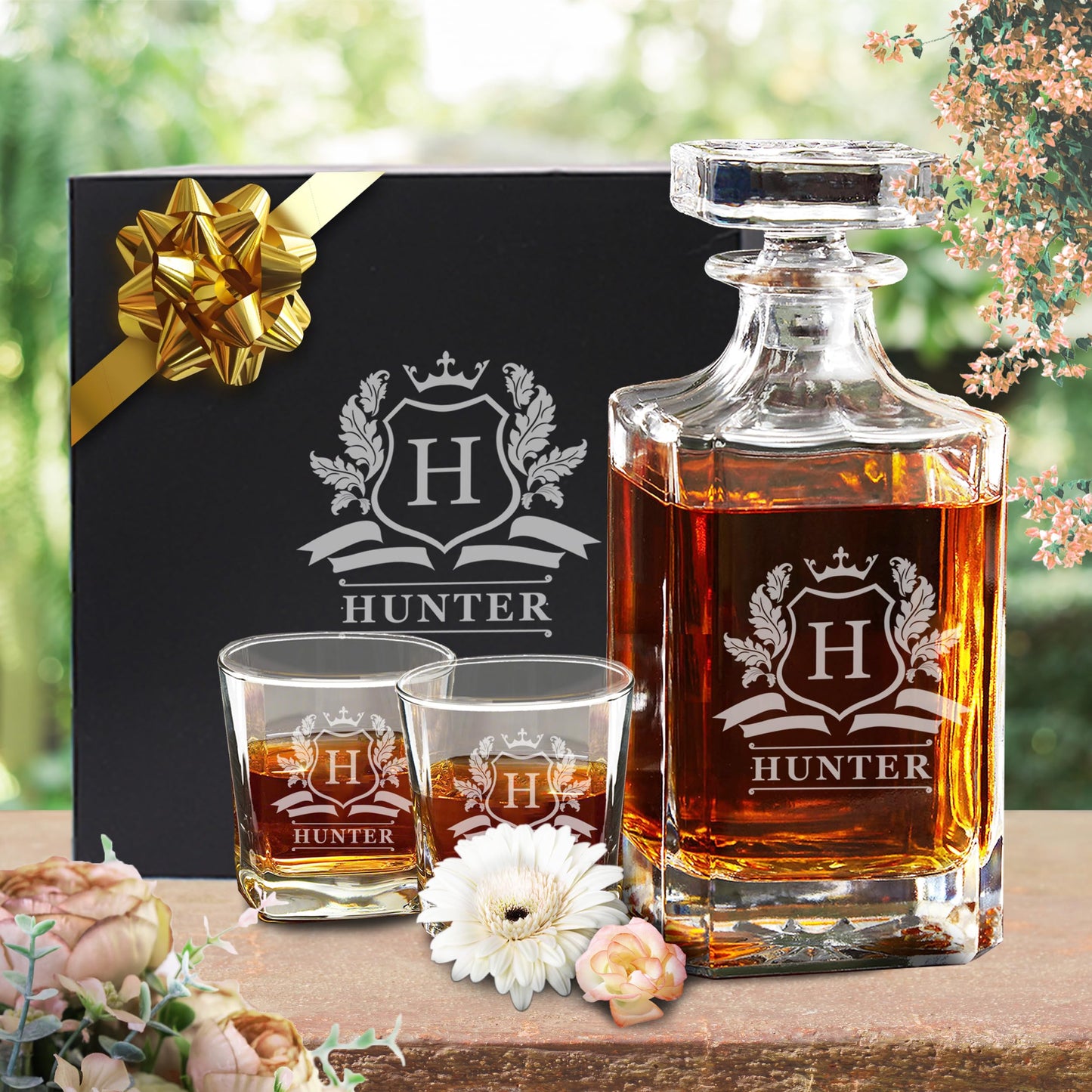 The Wedding Party Store, Personalized Whiskey Decanter and 2 Glasses Set - Custom Engraved with WPS Design
