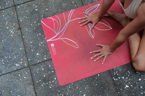 YOGA DESIGN LAB | The Combo Yoga Mat | Lightweight, Foldable, Eco Luxury | Ideal for Hot Yoga, Bikram, Pilates, Barre, Sweat | 1.5mm Thick | Includes Carrying Strap! (Iris, 1.5mm)