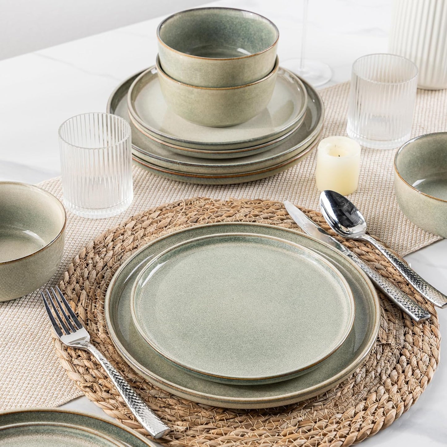 AmorArc Ceramic Dinnerware Sets,Round Reactive Glaze Stoneware Plates and Bowls Set,Highly Scratch Resistant | Dishwasher & Microwave Safe Dishes,Service for 6 (18pc)