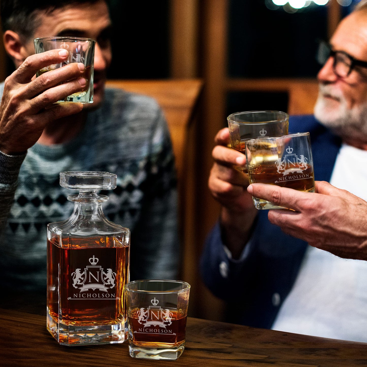 The Wedding Party Store, Personalized Whiskey Decanter and 2 Glasses Set - Custom Engraved with WPS Design