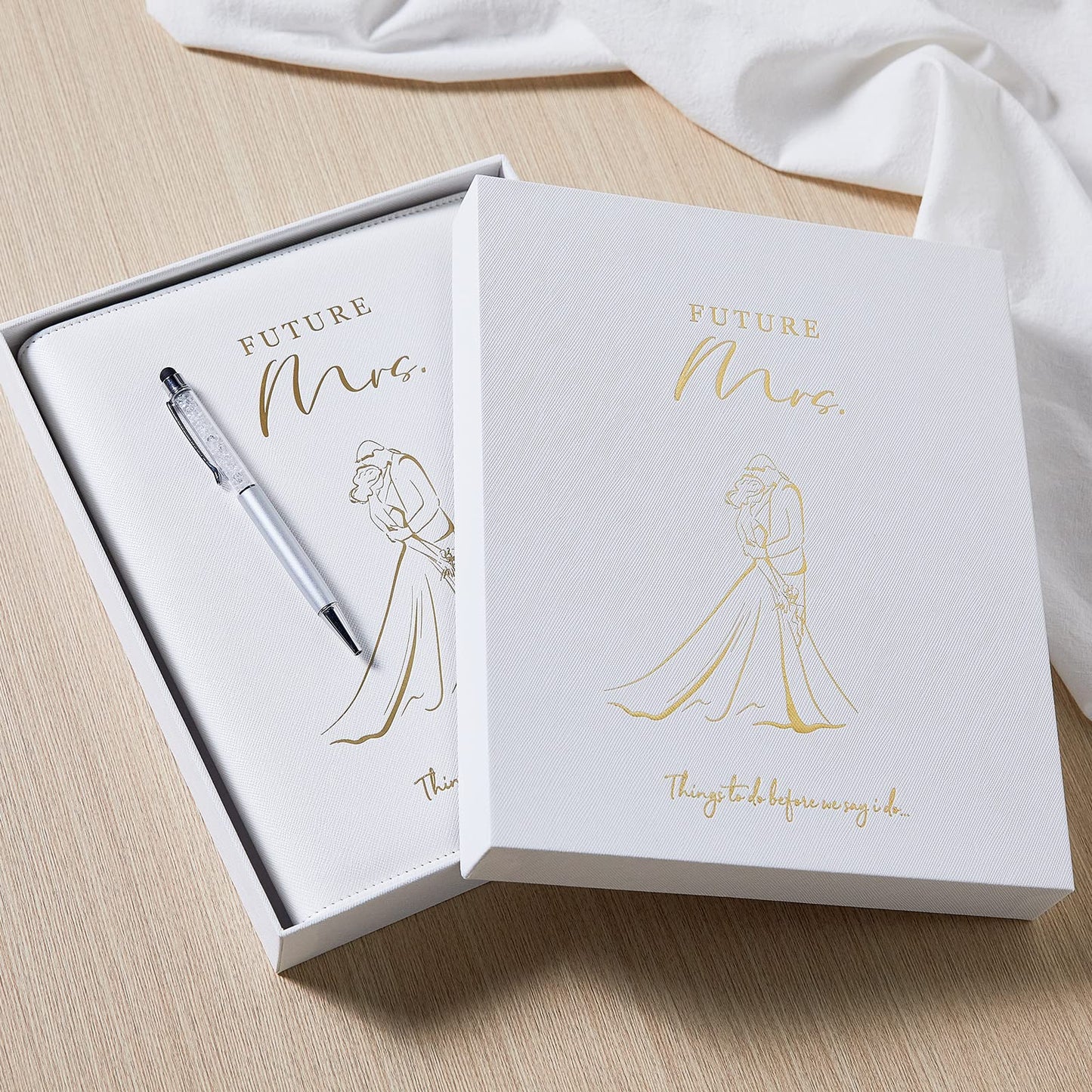 AW BRIDAL Best Engagement Gifts For Her Bride To Be Gifts∣Future Mrs Leather Wedding Planner Book And Organizer For The Bride Wedding Planning Notebook Budget Planner Binder, 140 Pages, White