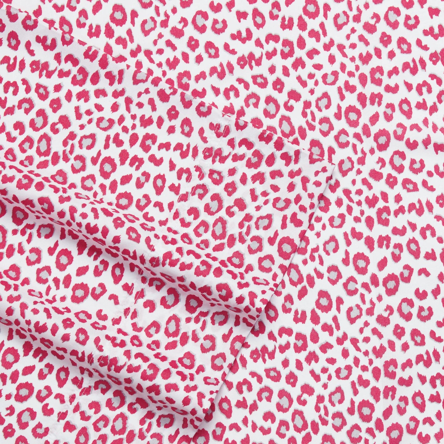 Betsey Johnson - Twin XL Bed Sheets, Soft Bedding with Matching Pillowcase, Fade & Wrinkle Resistant, Lightweight for Year Round Use, Dorm Essentials (Leopard)