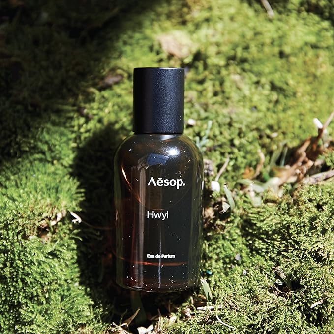 Aesop Hwyl Eau de Parfum | Smoky, Woody, Vetiver Scent | Subtle Spice and Rich Earthy Aroma | Unisex | 1.6 oz