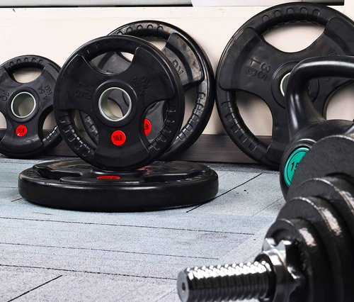 Fitvids Olympic 2-Inch Cast Iron Plate Weight Plate for Strength Training and Weightlifting, Rubber Coate Style, 35LB Pair