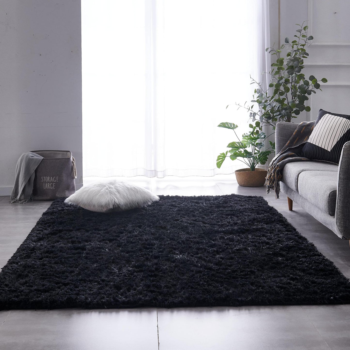 TABAYON Shag Area Rug, 4'x6' Black Indoor Ultra Soft Plush Rugs for Living Room, Non-Skid Modern Nursery Faux Fur Kids Room Home Decor