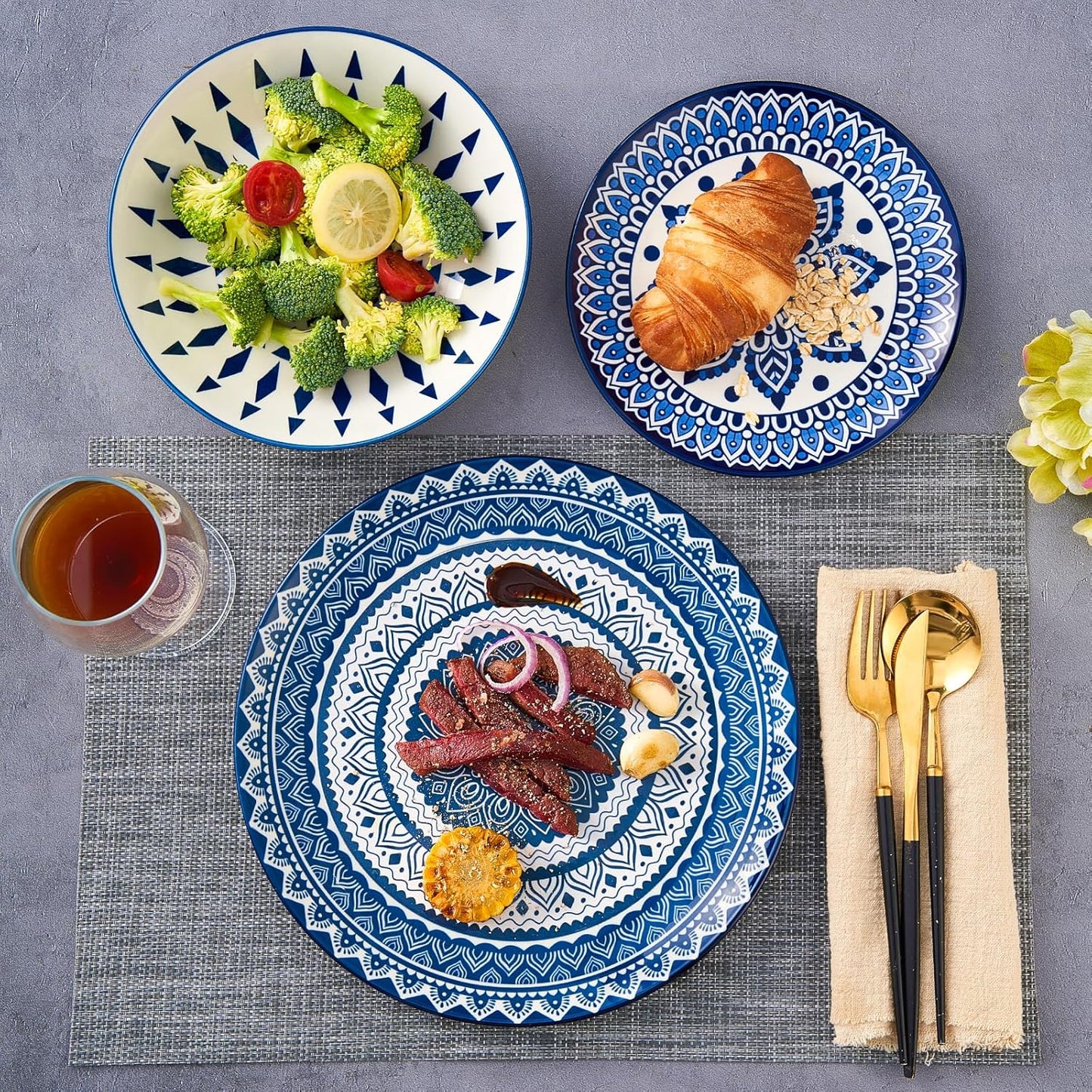 Bestone Porcelain Dinnerware Sets Service for 4, 12 pcs Hand drawn Plates and Bowls Sets, Handmade Ceramic Dish Set, Chip Resistant Modern Plate Set, Dishwasher/Microwave Safe，Vintage Blue