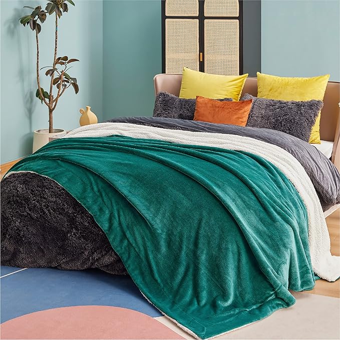 Bedsure GentleSoft Sherpa Fleece Blankets Queen Size for Bed - Thick and Warm Throw for Women and Men, Soft Fuzzy Plush Queen Christmas Blanket for Winter, Non-Heated, Forest Green, 90x90 Inches