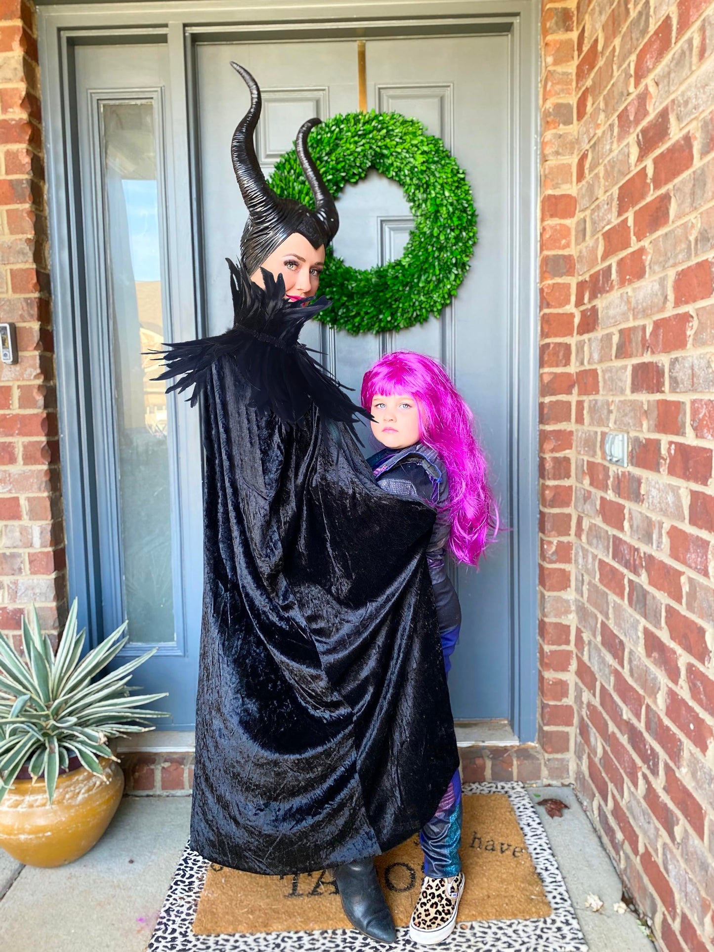 HOMELEX Evil Queen Horns with Feather Cape Shawl Set Black Halloween Costume for Women