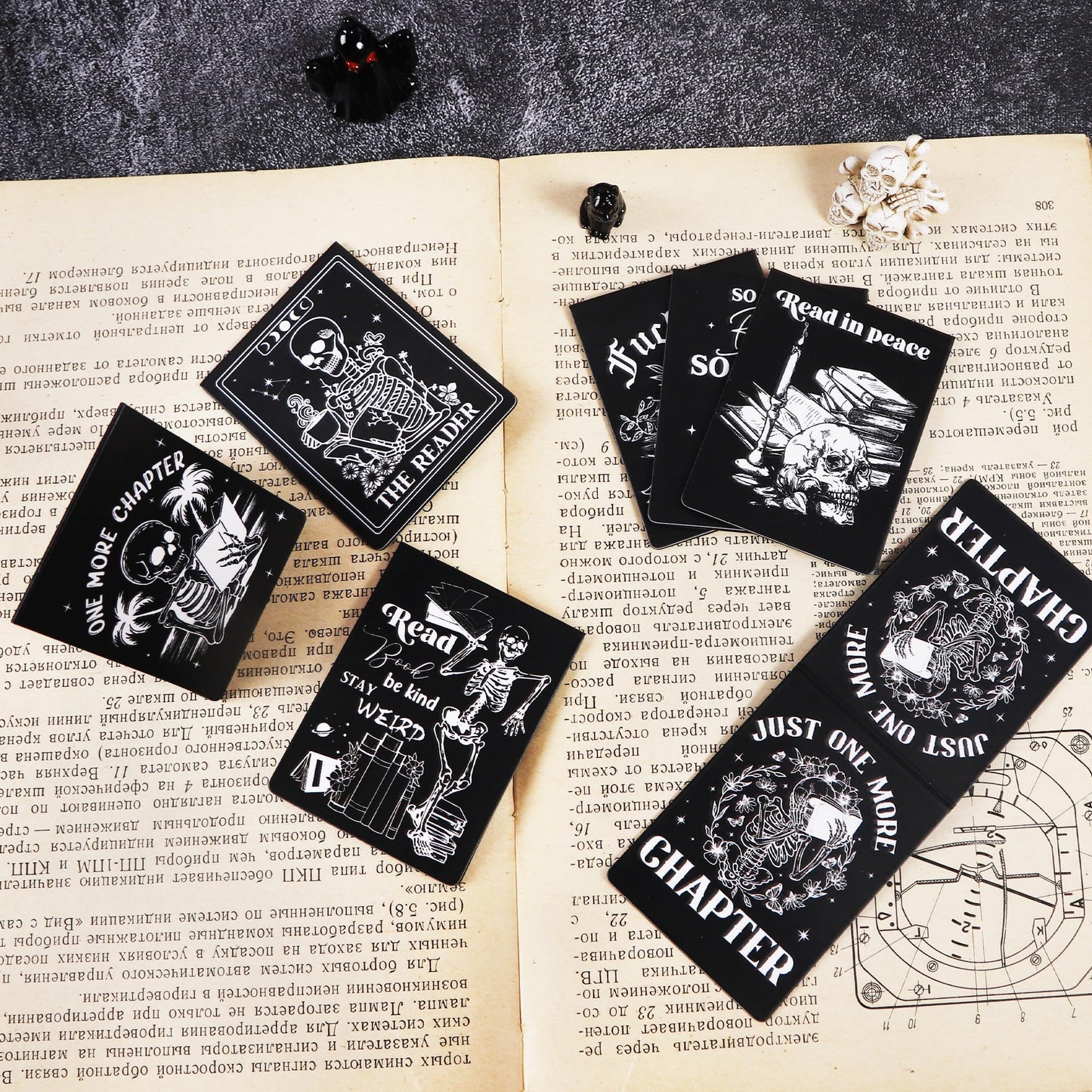 Gothic Skeleton Magnetic Bookmarks: 8 Pcs Horror Skull Magnet Book Page Markers Black Romance Book Mark for Reading, Gifts for Women Men Book Lovers Office School Supplies