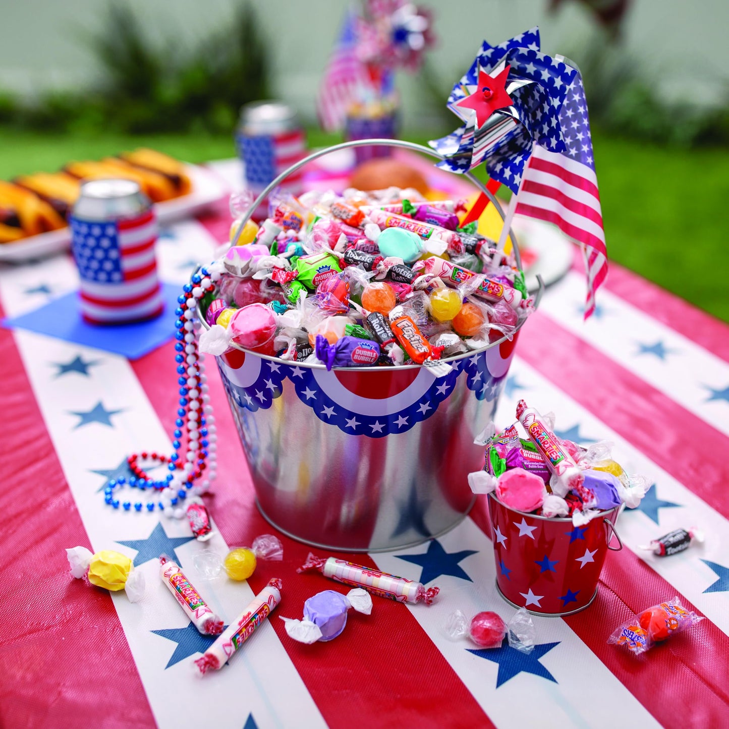 Fun Express Bulk Candy - 30 Pounds - Parade Throws - Wholesale Big Bulk Candies - Individually Wrapped Candies - Schools, Offices, Camps, Claw Machine, Birthdays, Holidays, Halloween