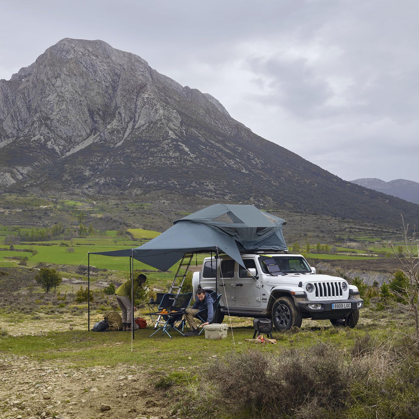 Thule Approach Awning for Size Large Approach Rooftop Tent New - Adjustable Height - Water-Resistant Polyester - Easy to Install