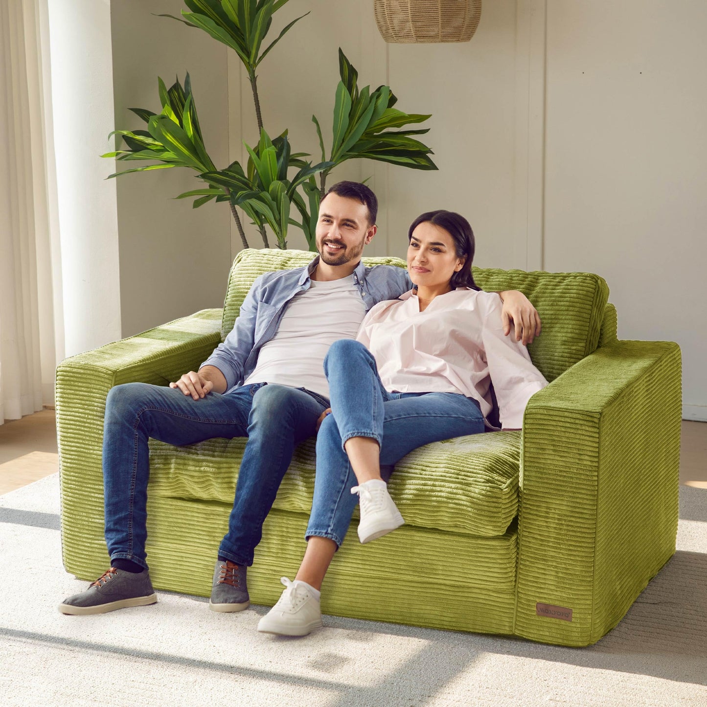 MAXYOYO Convertible Sofa Bed, Pull Out Loveseat Sleeper Sofa, 2 in 1 Folding Couch Bed, Fold Out Floor Couch with Pillows for Living Room Bedroom Lounge, Green