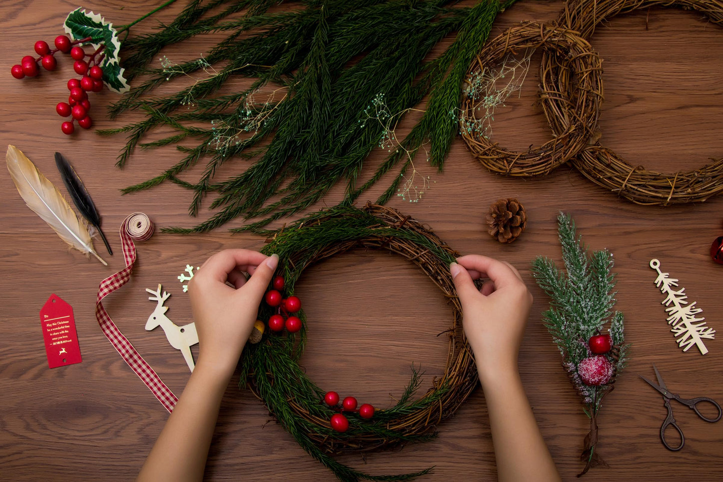 DIY Crafts Natural Grapevine Twig Garland Wreaths Decor 15-Feet for Wedding House Holiday Door Wall Decor (2PCS Green)
