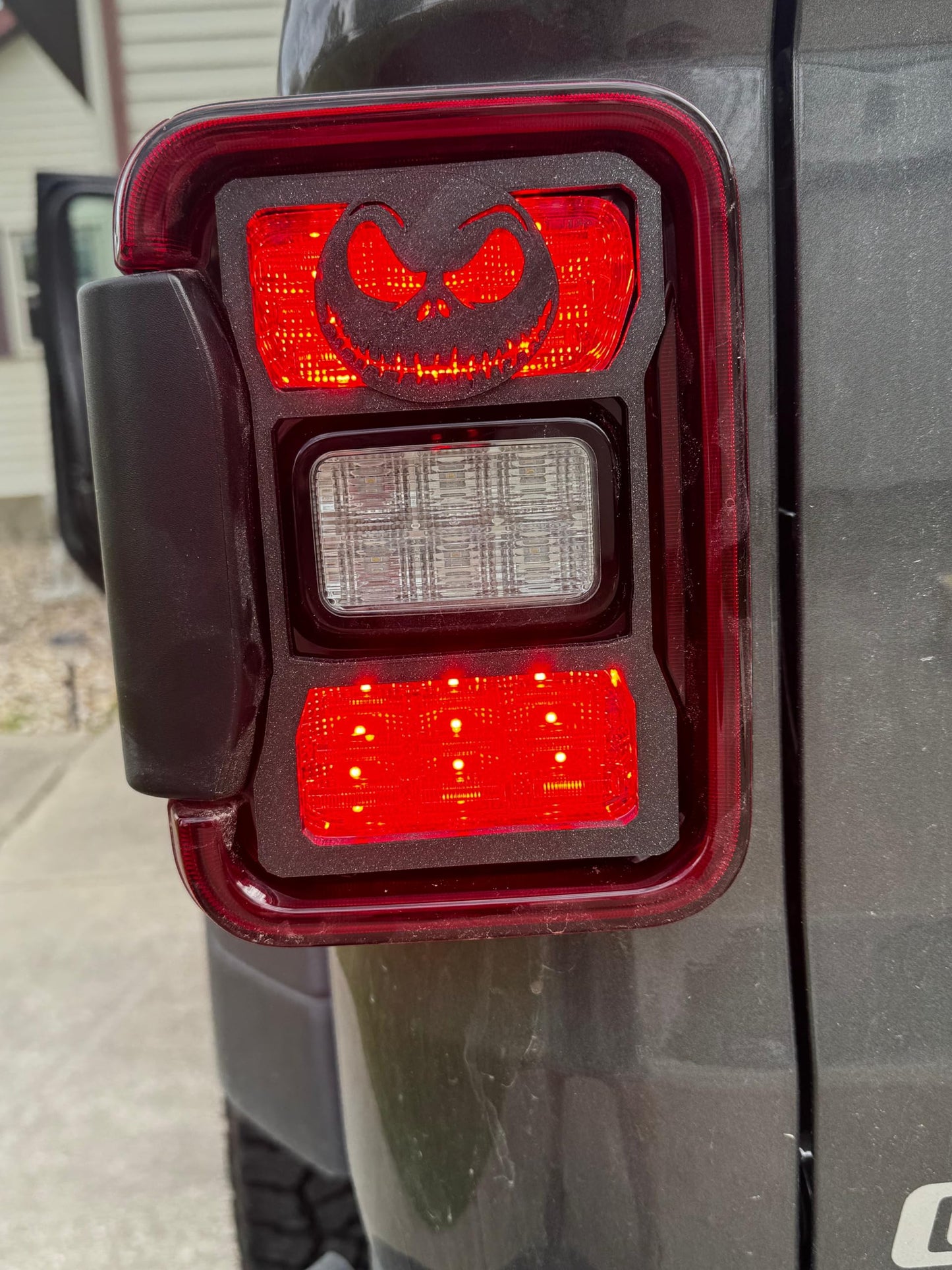 Generic Jack Pumpkin Face in 3D - Black for Jeep Gladiator Rear LED Tail Light Covers (2020-2024) non Led Version Cool Design Halloween Spooky